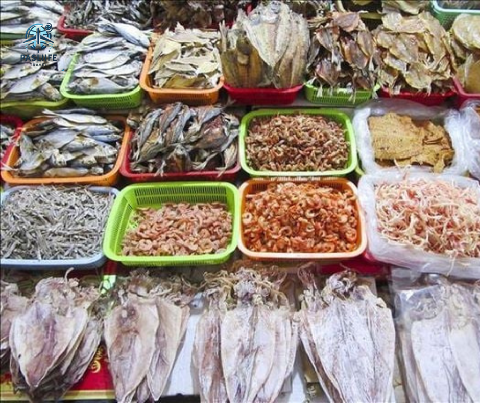 Ẩm thực đa dạng phổ biến