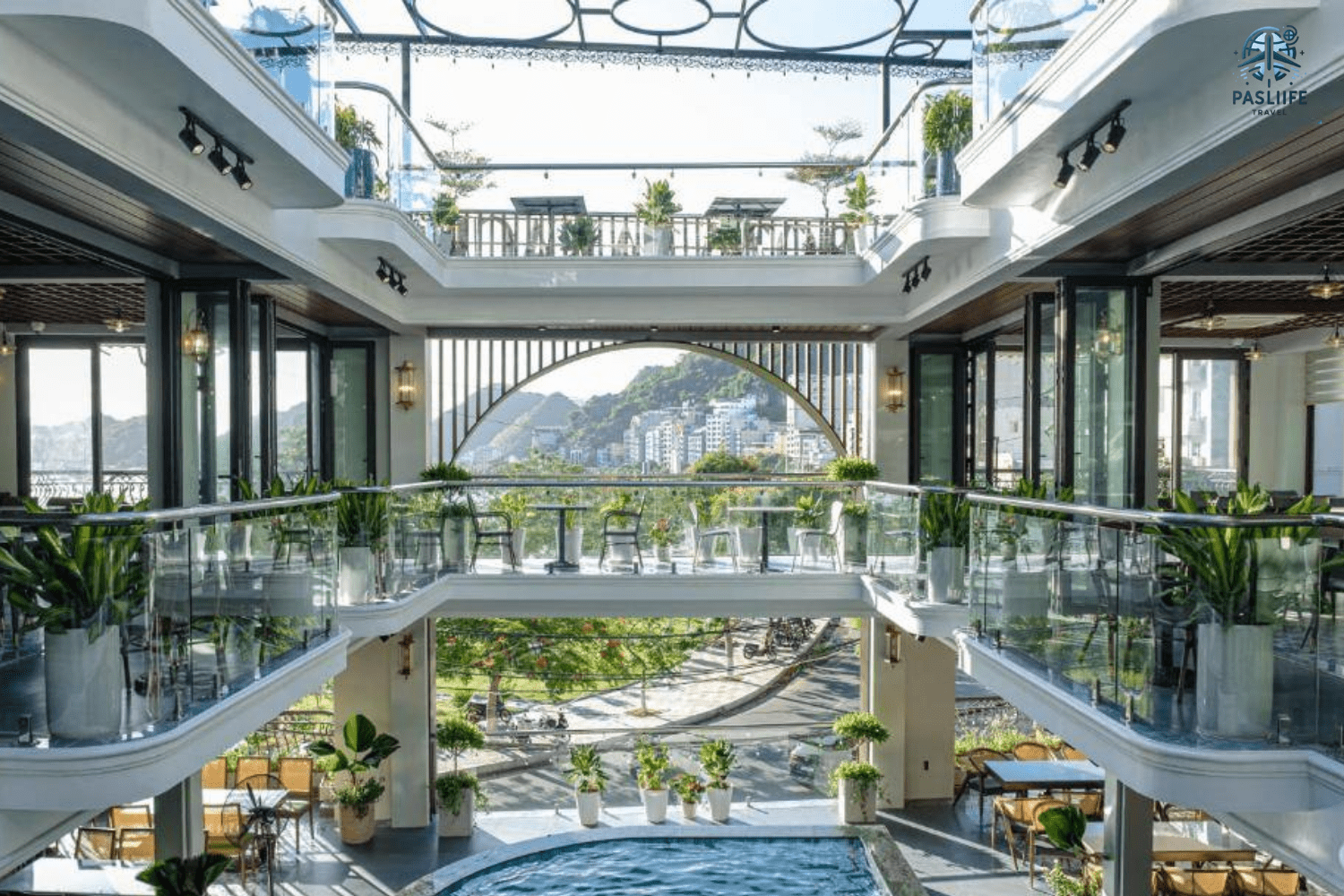 Khung cảnh buổi sáng tại khách sạn 4 sao tại Cat Ba Roza Palace Hotel